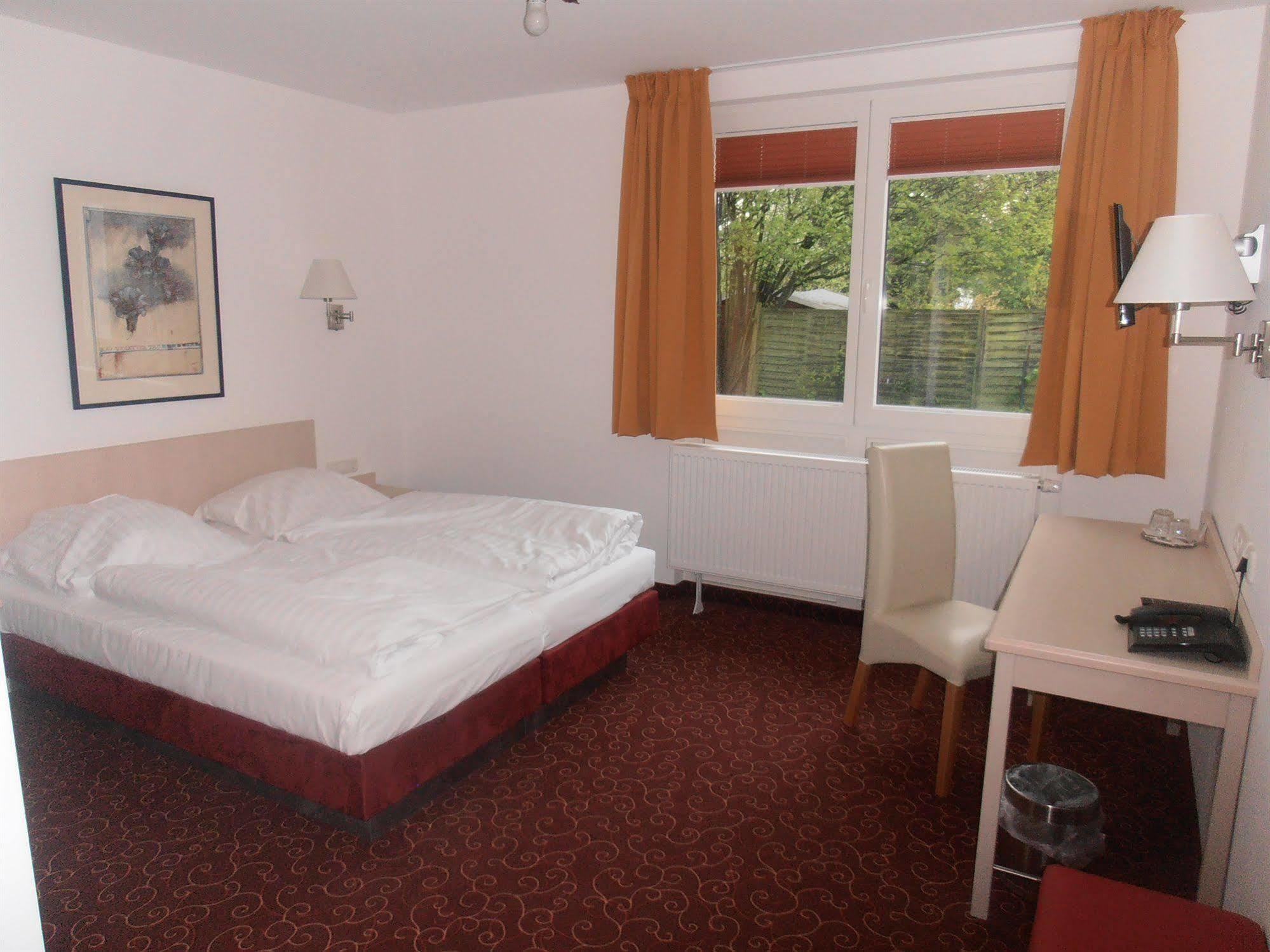 Hotel Blankenese ฮัมบูร์ก ภายนอก รูปภาพ