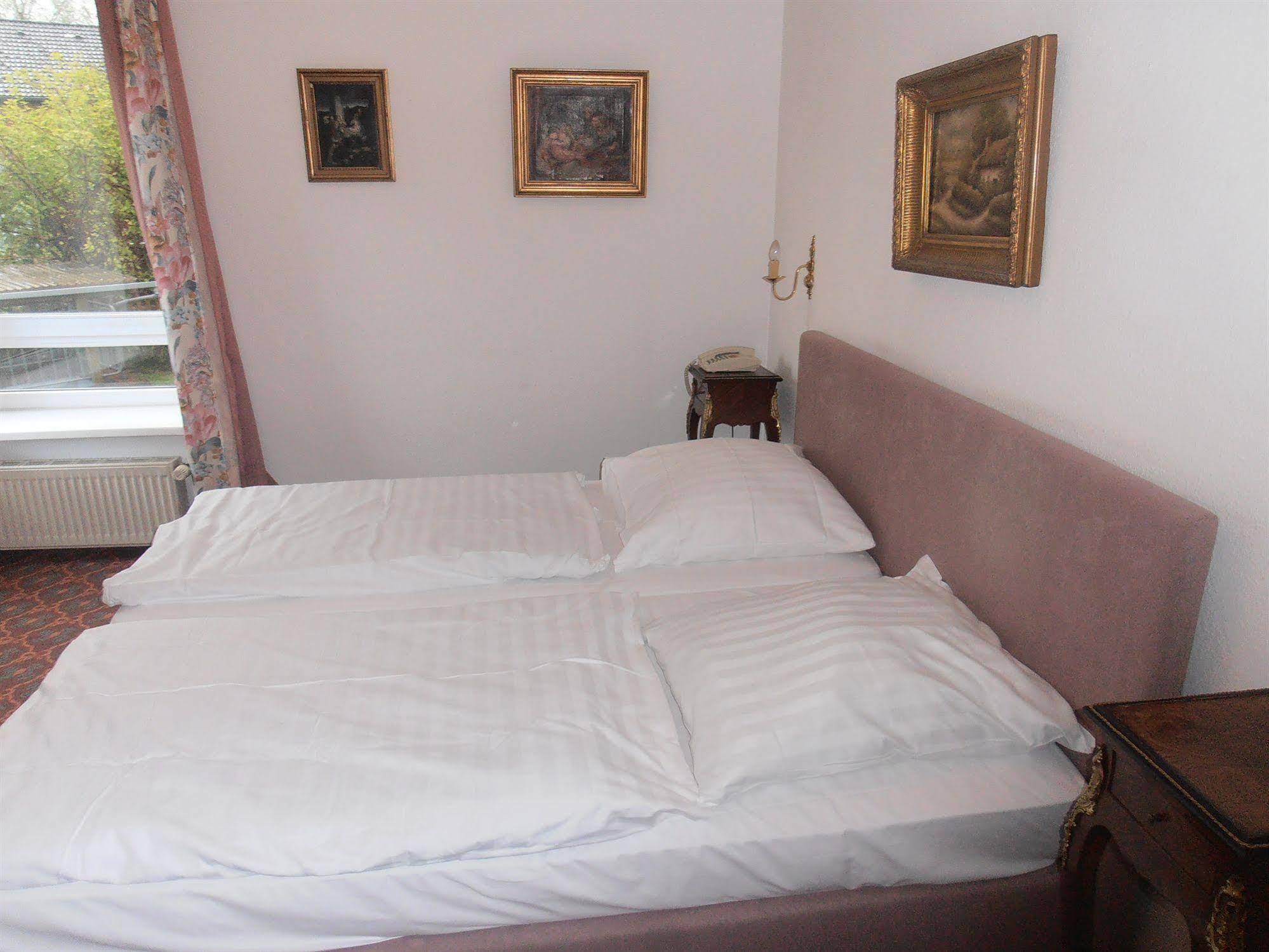 Hotel Blankenese ฮัมบูร์ก ภายนอก รูปภาพ